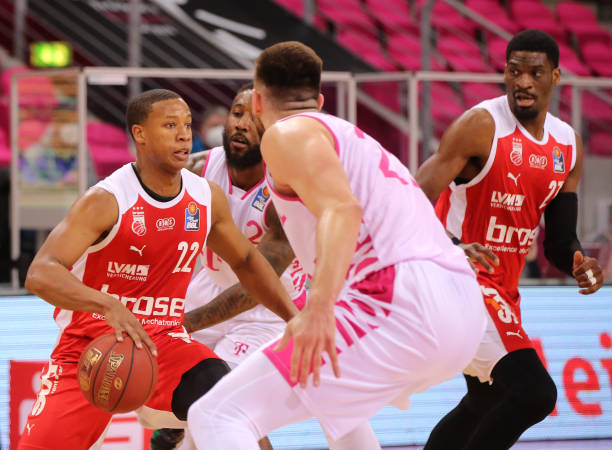 发布会上直 发布会上直