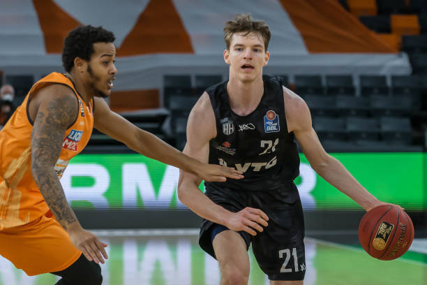 这位曾以7 这位曾以7